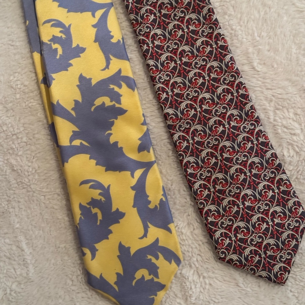 Elegant Yellow and Gray Men's Tie